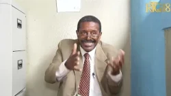 Direktè lise Jn Jacques Dessalines lan prezante difikilte lise a ap konnen depi delokalizasyon yo.