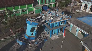 Terremoto in Indonesia, la distruzione della moschea di Reok