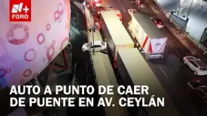 Impactantes imágenes aéreas del auto a punto de caer del puente en Av. Ceylán