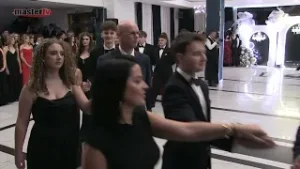 MASTER TV ŁUKÓW - Polonez dyrektorski podczas studniówki uczniów IV LO im. Jana Pawła II w Łukowie