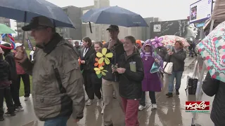 Annual walk raises awareness for Alzheimer's