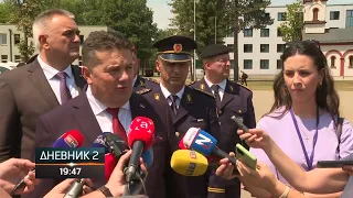 Potpisani ugovori sa kadetima i uručeni ključevi novih vozila SAЈ-u i Žandarmeriji
