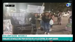 SALTA - Familiares de Natalia Cruz piden justicia en la plaza central de campo Quijano