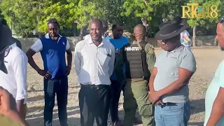 "Ministè agrikilti remèt anviwon 72 bato pèch, divès motè, konjelatè solèy ak plizyè lòt ekipman.