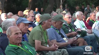 HUNTERS AND POLITICS FACE OFF