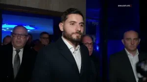 MA JLISSINX KELMA FID-DIBATTITU