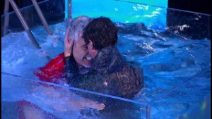 Juandi celebra los 4:47 minutos de Daniel Illescas en la apnea - El Desafío