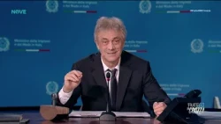 Crozza Urso: "Auguri a Papa Limone ICS UNO VU di pronta guarnizione!" | Fratelli di Crozza