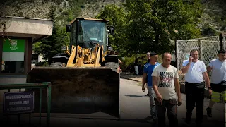 18 Bošnjaka dobilo otkaz u Komunalnom Mostar! Danas blokirali izlaz preduzeća:"Nismo odbili raditi!"