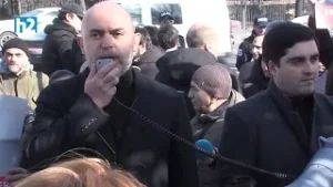 Ամո՛թ Երևանին, Գյումրիին, Վանաձորին. ամոթ բոլոր գյուղերին ու քաղաքներին. Արմեն Աշոտյան: Լրաբեր