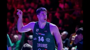 D. Sleva vengė kalbėti apie apsižodžiavimą rungtynių metu: „Aš vis dar piktas“