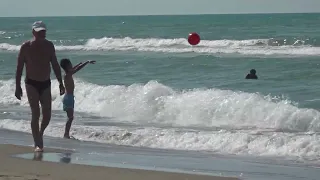 Roman coast under pressure: rescues in Castel Porziano, tragedy in Torvaianica - Canale 10