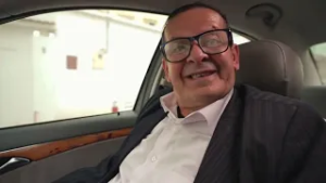 انت راك اليوم مسؤول كبير… كانك متواضع  الحق متاع ربي راهو برشا