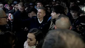 Voto Ungheria: Fidesz fa campagna contro l'Ucraina, il suo sfidante sull'incompetenza del governo