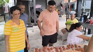 Pundit Sunil tries Guyanese sugar cake 💥