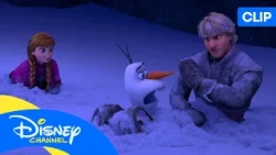 FROZEN: ¡Elsa, Olaf y el gigantesco monstruo de hielo! ⛄️❄️ ¡ | Diversión de Halloween con Frozen