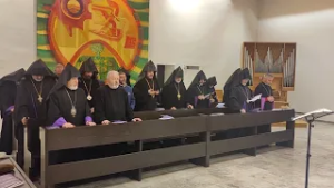 Եպիսկոպոսաց հավաքի մասնակիցները պահանջել են դադարեցնել Հայոց Հայրապետի նկատմամբ բռնաճնշումներին