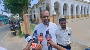 கொள்கை எண்ற விசயத்தில் நாங்கள் கொஞ்சம் இறுக்கம்.