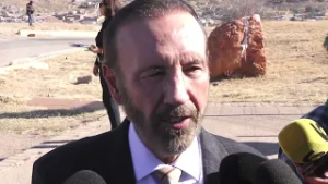 Gobierno prevé reforzar control de vehículos “chocolatos” en Durango