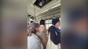 „პროტესტSHE-ის“ საინფორმაციო კამპანია თბილისის საზოგადოებრივ ტრანსპორტში