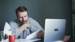 Regionalno, Slovenija: Nove omejitve pri bolniških odsotnostih