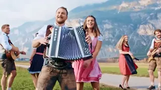 "Höllawind!" Tyrolean party hit goes viral