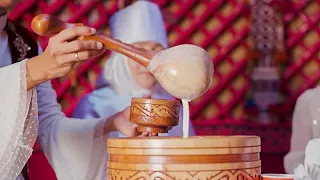 Kymyz: mille anni di storia in una tazza di latte di giumenta