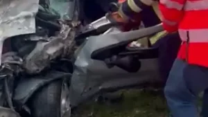 Përplasen dy automjete në aksin Tepelenë-Gjirokastër, mbeten tmbeten të lënduar 3 persona