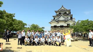 Cross-Party Lawmakers Visit Hikone Castle to Push for World Heritage Status and Submit Official R...