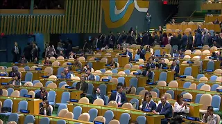 Netanyahu at the UN, dozens of delegations leave the hall. Bibi replies: "Cowards"