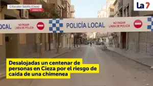 Desalojadas un centenar de personas en Cieza por el riesgo de caída de una chimenea | La 7