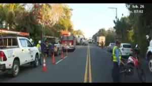 Furgón sin frenos impacta contra bus y camioneta en Managua