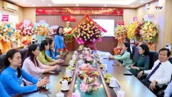 Provincial leaders congratulate the Thanh Hoa Women's Union on Vietnamese Women's Day, October 20th