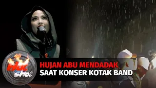 Hujan Abu Marapi Guyur Konser Kotak Band di Bukittinggi | Hot Shot