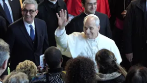 Papa Leone XIV a Ostia: "La mia visita sia fonte di pace per tutti voi" - Canale 10