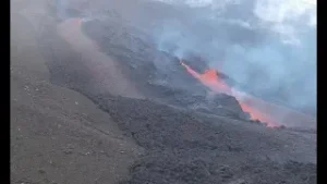 Volcán de Pacaya expulsó lava