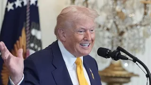 Два авианосца, переброска войск и тайное совещание: США готовятся нанести удар по Ирану