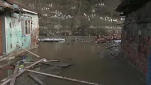 Водата се повлече во Кичево, штетите излегоа на површина – 250 граѓани остануваат во спортската сала