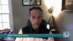 Ce monsieur a été choisi pour jouer un rôle ; de fait, sa personnalité n’est que mensonges