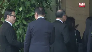 董建華設靈　殯儀館內外及對開球場放滿各界花圈