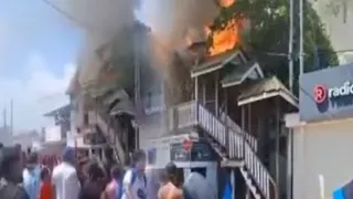 Large-scale fire destroys business and home in Bilwi