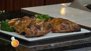 Pollo al horno con verduras: receta saludable paso a paso