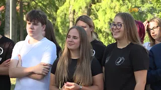 A Csónakázó-tó partján gyülekeztek a PTE középiskolásai és egyetemistái