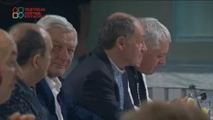 Víno voňalo, klobása chutila a hudba znela