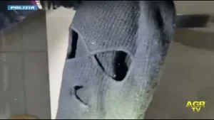 AGRTV- Roma, adescavano ragazze con il metodo "Lover Boy" e le facevano prostituire