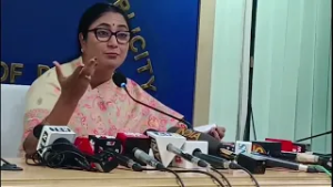 Delhi में लाडली योजना बंद! CM Rekha Gupta की नई स्कीम का बड़ा ऐलान | किसे मिलेगा फायदा?