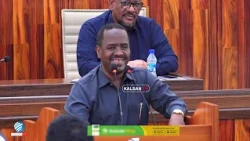 Dood adag “Xildhibaanada shukulaato iyo nacnac ayay usoo doontaan xafiiskeyga Guddoomiye waa qalad..