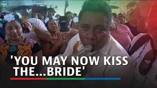 Mexican mayor 'kinasal' sa buwaya bilang parte ng harvest ritual | ABS-CBN News