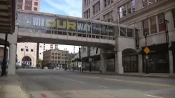 Brewers fans soak in World Series excitement outside Pfister Hotel