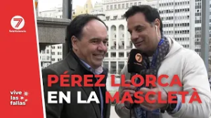 Juanfran Pérez Llorca vive la cuarta mascletà de las Fallas de Valencia